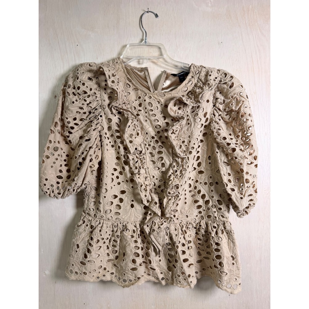 Express Eyelet Peplum Blouse Women Medium Beige Excellent Ruffle Puff Sleeve